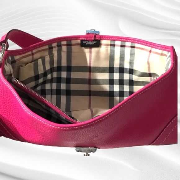 BURBERRY RARE FIND BARBIE PINK SHOULDER BAG. - Picture 5 of 10
